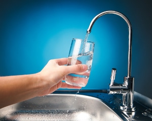 Les dispositifs filtrants d'eau reliés directement au robinet